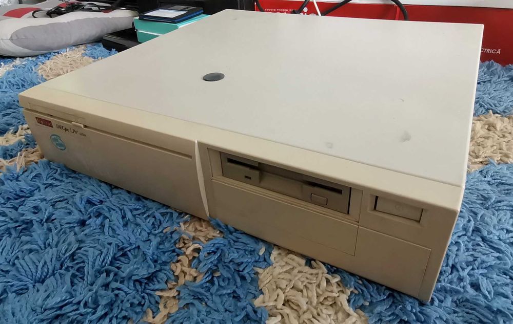 Unitate pc 486 SX la 25Mhz , 4 Mb EDO RAM, HDD 170 Mb, flopy, retro