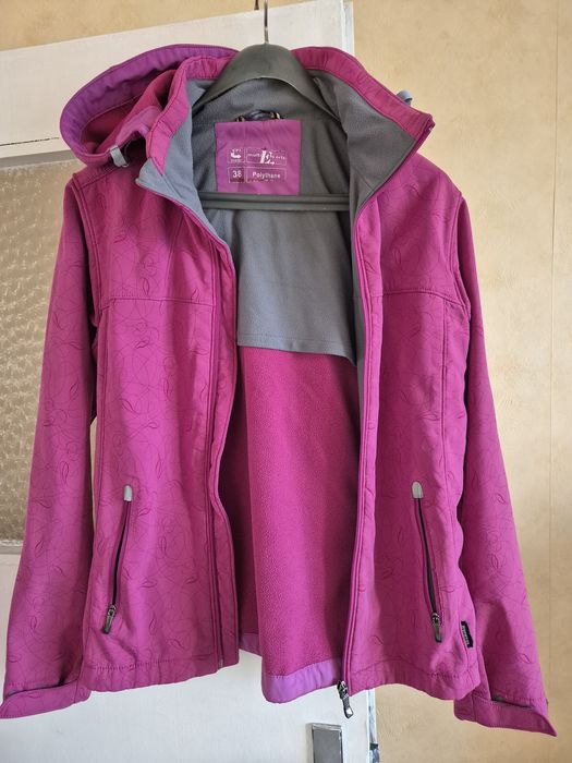 Дамски якета ветровки размер С/М