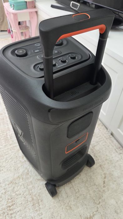 JBL partybox 320 с микрофонами