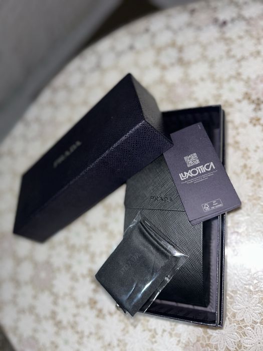 Слънчеви очила Prada