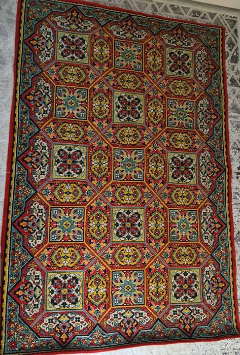 Ковер шерстяной с узором