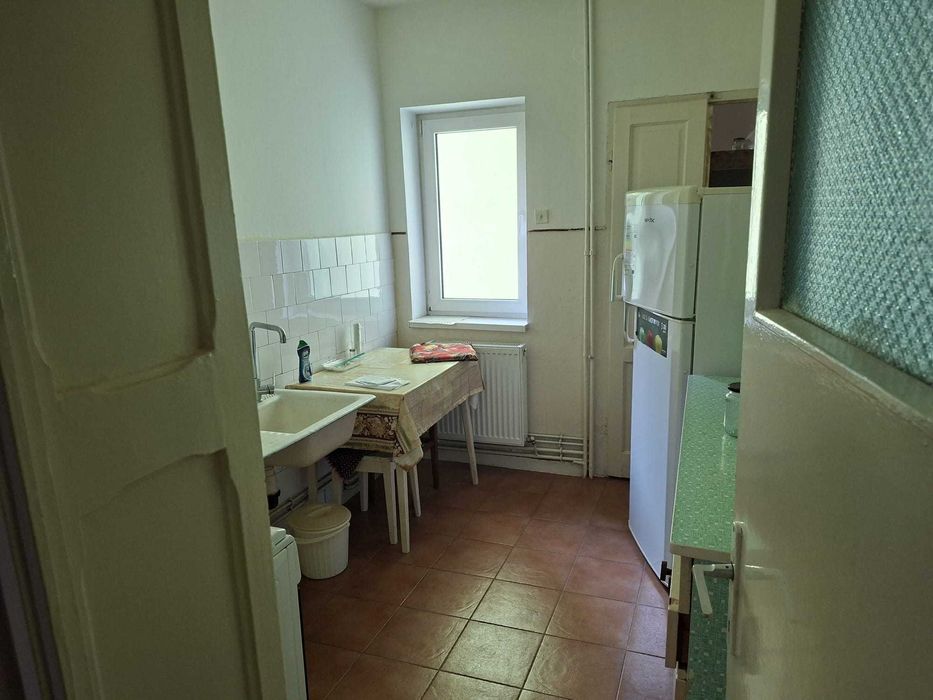 Vand Ap. 3 cam. Baile Olanesti, et. 1/3 in bloc cu curte