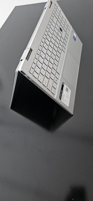 HP Pavilion x360° 15.6 sensor ekranli i5 1235U 10 yadro 12 patok