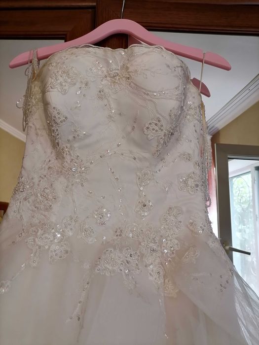 Очень красивое свадебное платье. Сшито в Стамбуле.