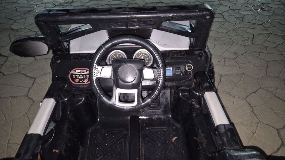 Продам машину на зарядке