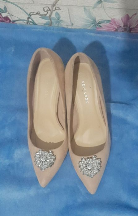 Изящные бежевые лодочки