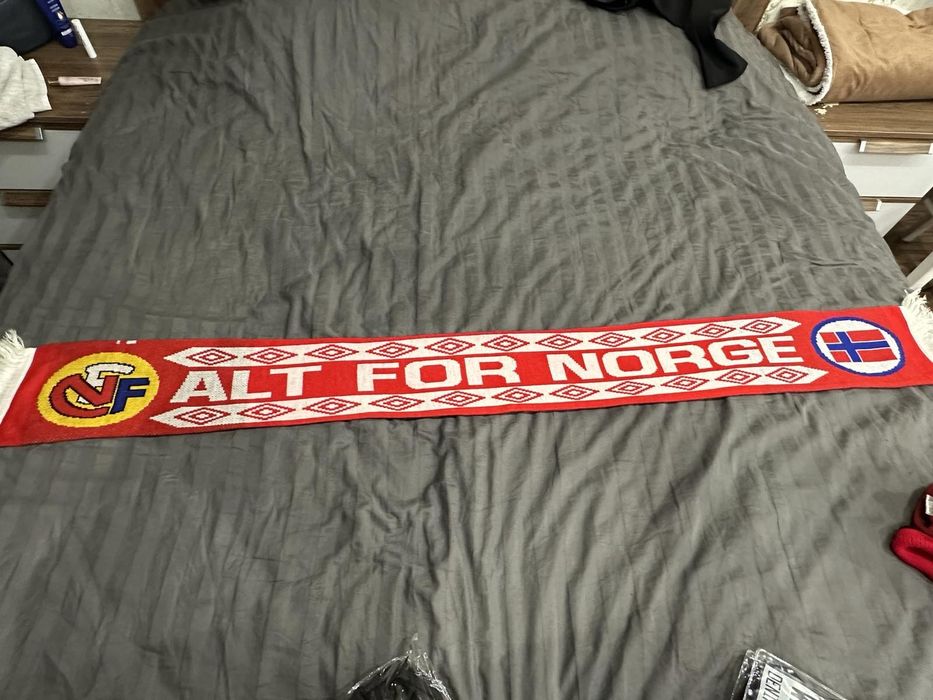 Колани, шал, шапка