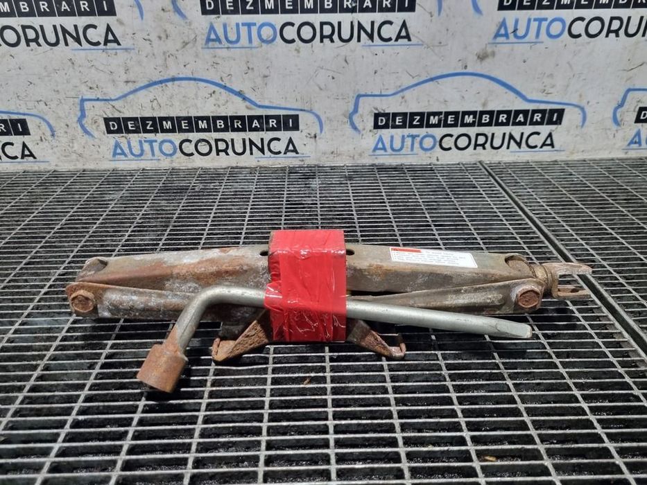 Cric Suzuki Jimny 1998 - 2005 (1282)