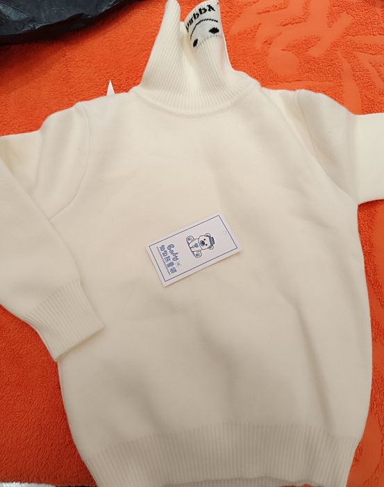 Продаётся новый свитер