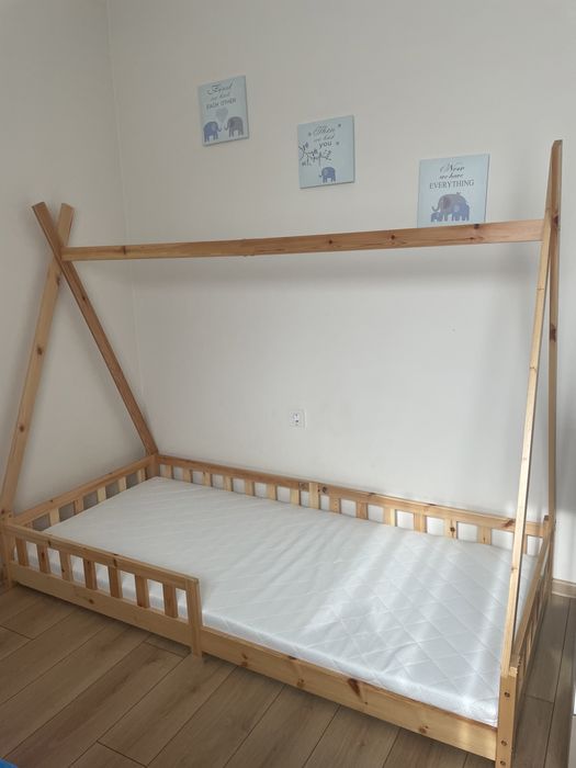 Дървени детско легло с матрак