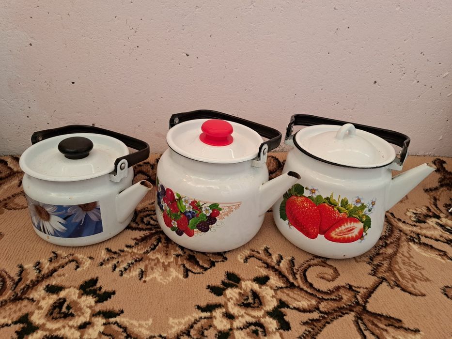Продам чайники эмалир