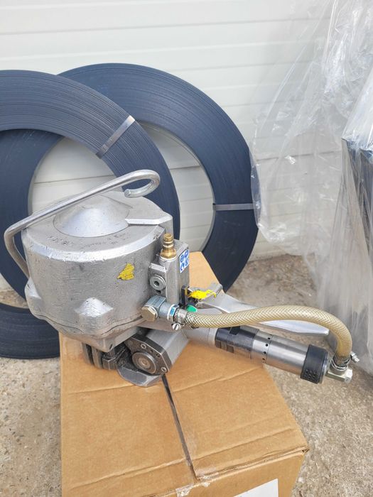 Masina pneumatica de legat cu banda metalica Orgapack CR 26A + 2 buc banda metalica + 1 cutie capse + 1 buc dispenser carut