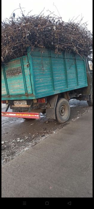 Uaz bartavoy moshin soz xolata yurib turibdi