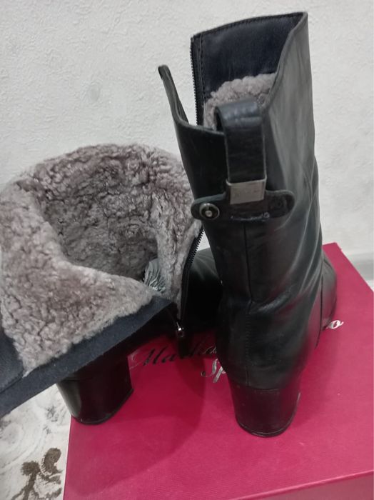 зимние сапоги продам