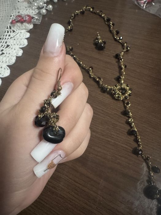 Bijuterii lucrate manual