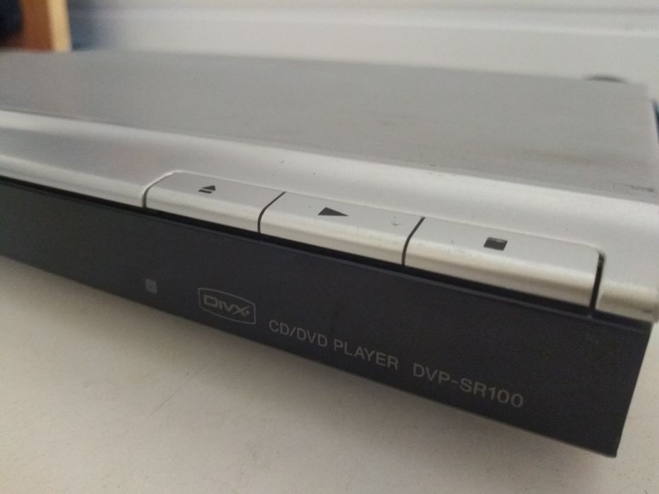 DVD. Sony. dvp -sr 100