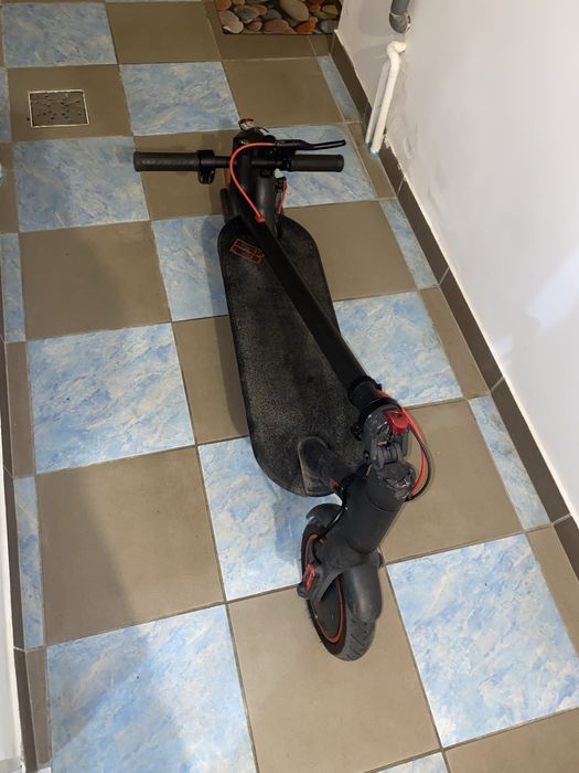 Trotinetă electrică Xiaomi Mi Electric Scooter Pro
