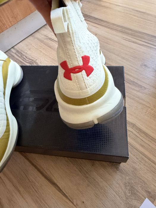 Оригинални нови маратонки Under Armour Curry 4 Retro! 44,5 н