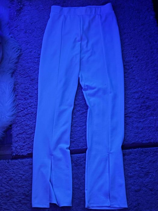 Бял официален панталон