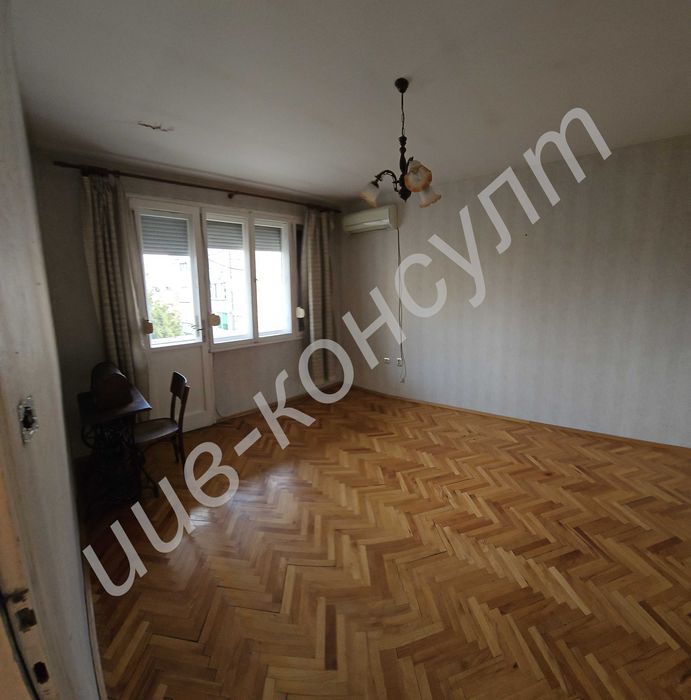 Продава се Тристаен апартамент в Велико Търново, Бузлуджа - 105 кв.м за 1600 €/кв.м - Снимка #8