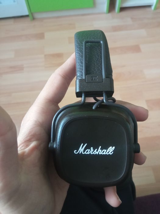 Продам наушники Marshall IV