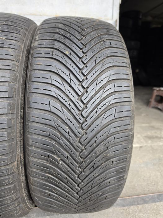 2 бр. всесезонни гуми 225/50/18 Maxxis DOT 2522 5,5 mm