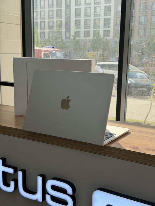 Macbook Air 13 M3 8/512 gb | iStatus