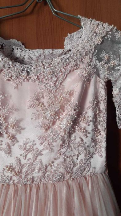 Платье нарядное на торжество