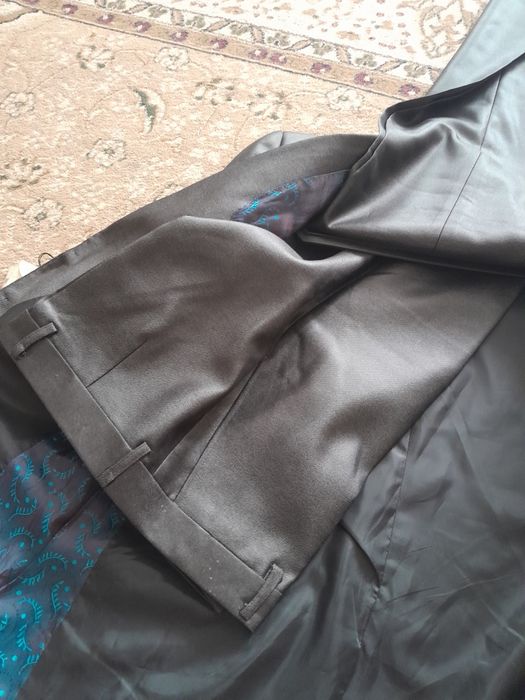 Продам брючный костюм, новый с этикеткой