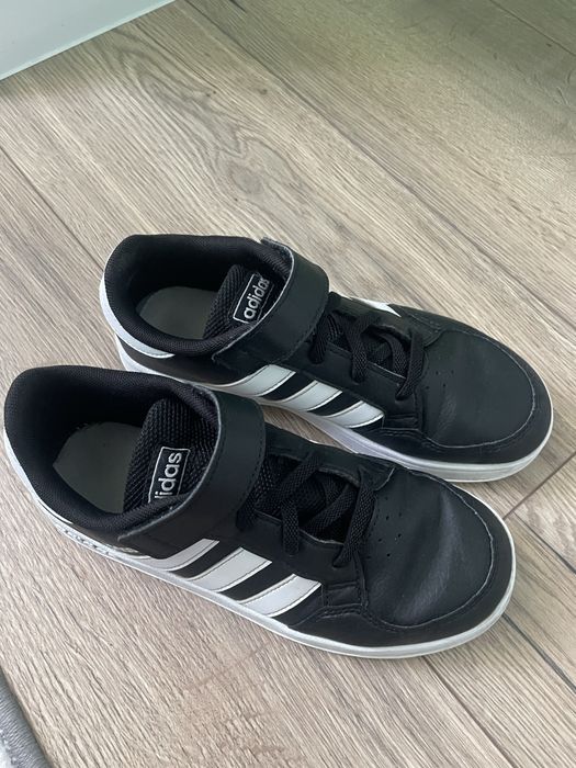 Маратонки Adidas, 32-ри и  34-ти номер