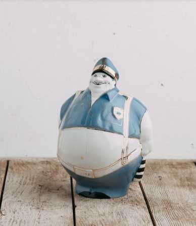 Статуэтки СССР  - сервантное хранение