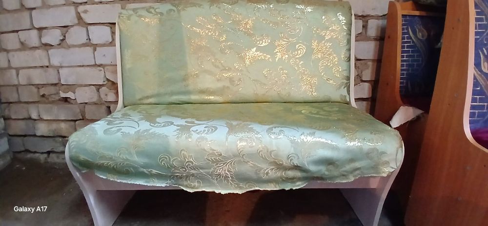 Продам стол и стулья