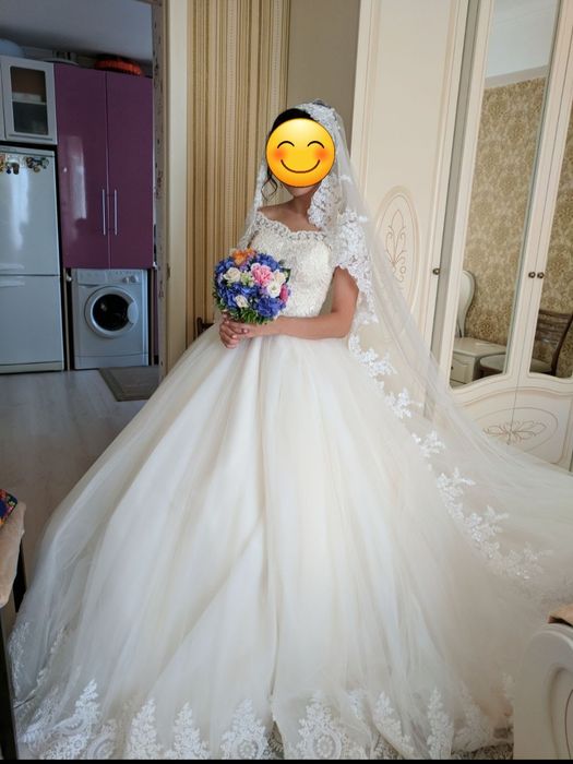 Продам 2 платья свадебных