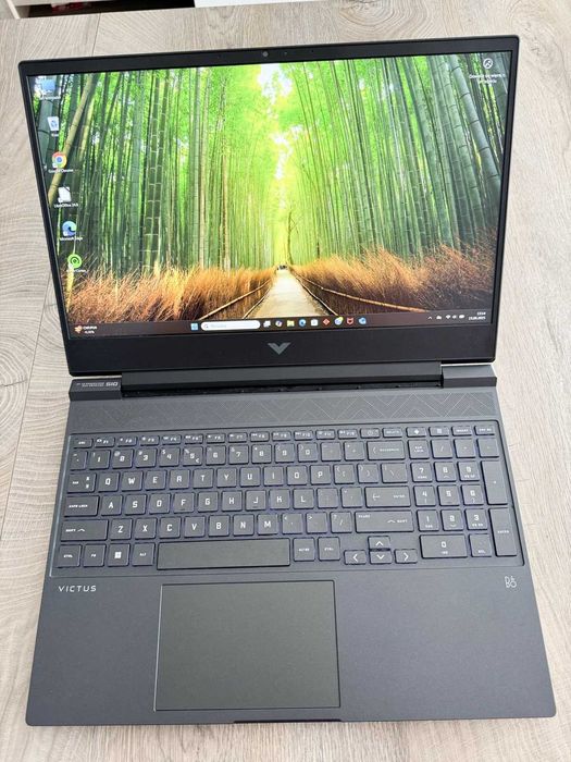 Laptop gaming HP Victus cu i7 14650HX, 32GB RAM, RTX 4070 8GB, 1TB SSD