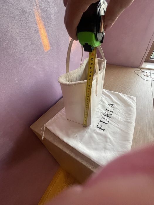 Furla-среден към голям размер