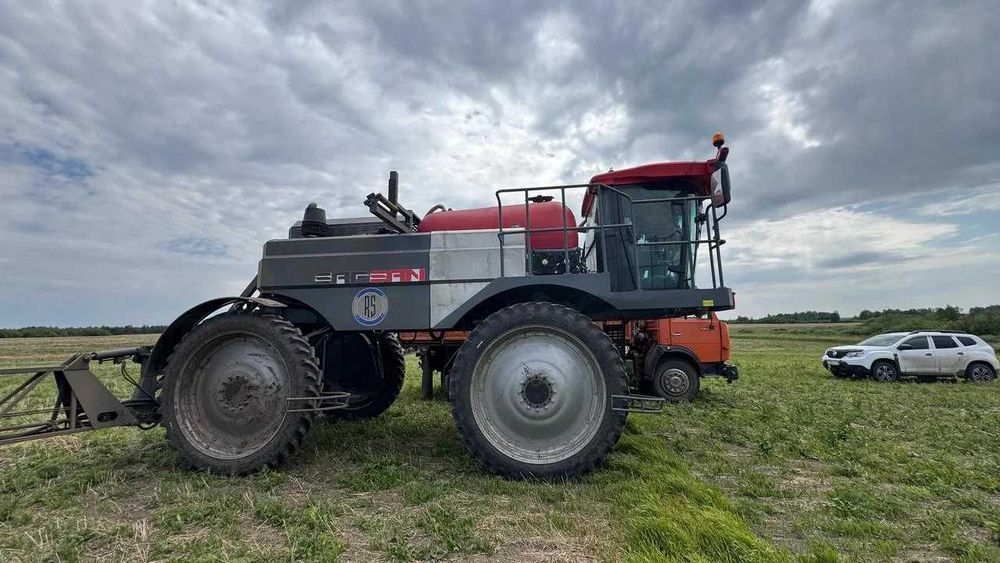 Самоходный опрыскиватель SAPSAN 3000