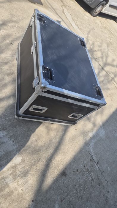 Vând cutie transport