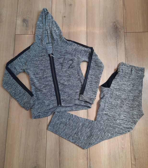 Спортивный костюм на девочку