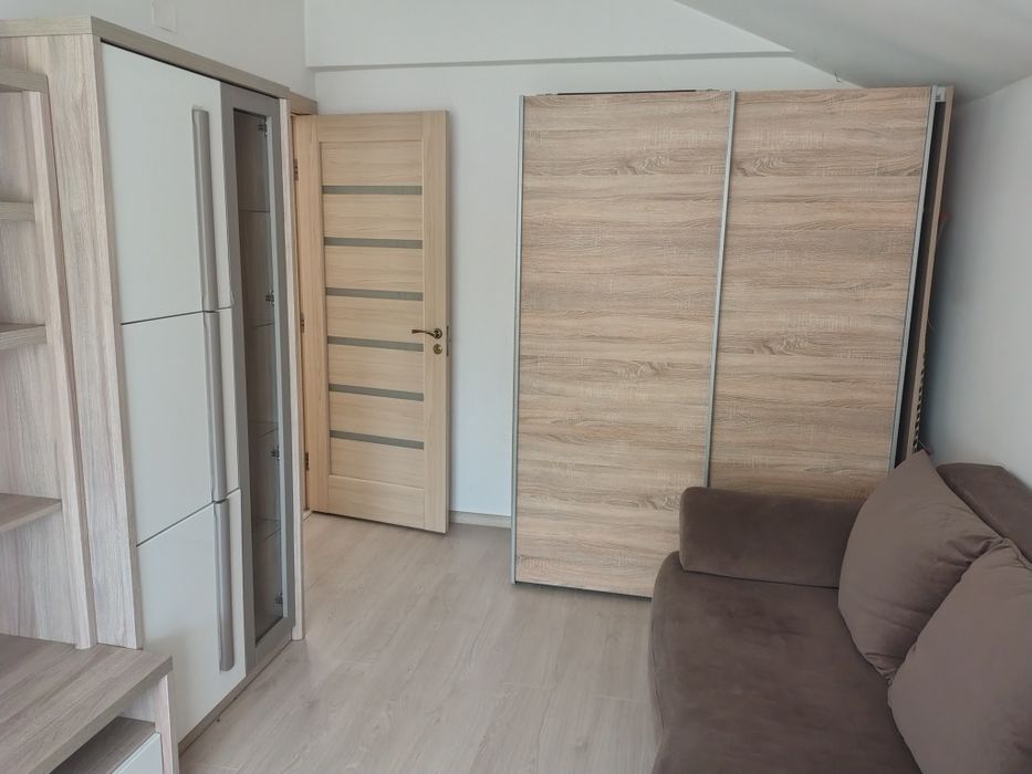 Închiriez apartament