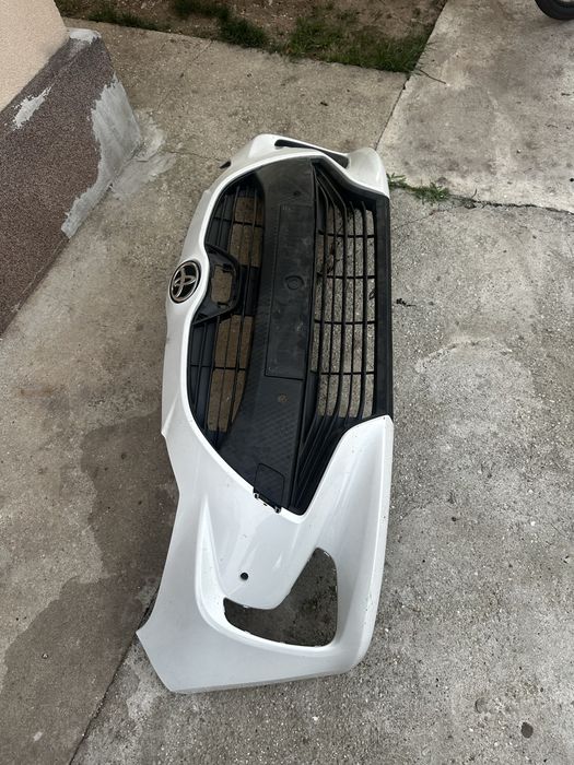 Bară față toyota yaris.
