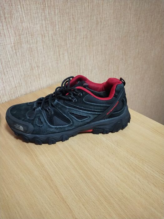 Осенние кроссовки