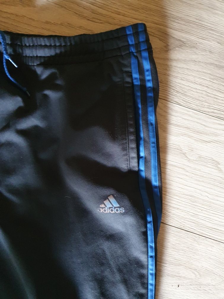 Pantaloni adidas outlet mare