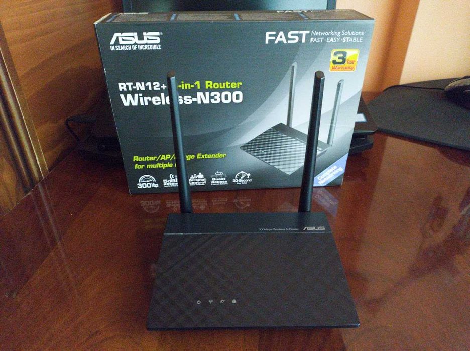 VAND Router wireless ASUS RT-N12+, 300Mbps