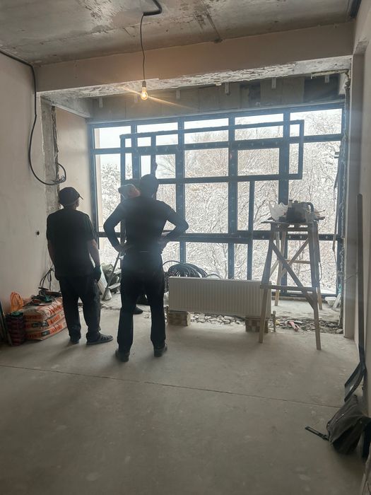 Окно с дверью на балкон