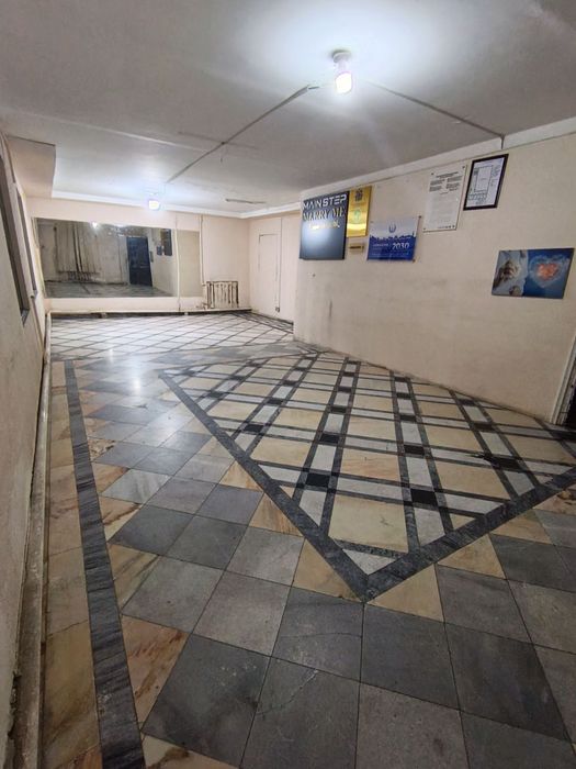 Сдается Чиланзар Казирабад полуподвальное помещение в дол дороге