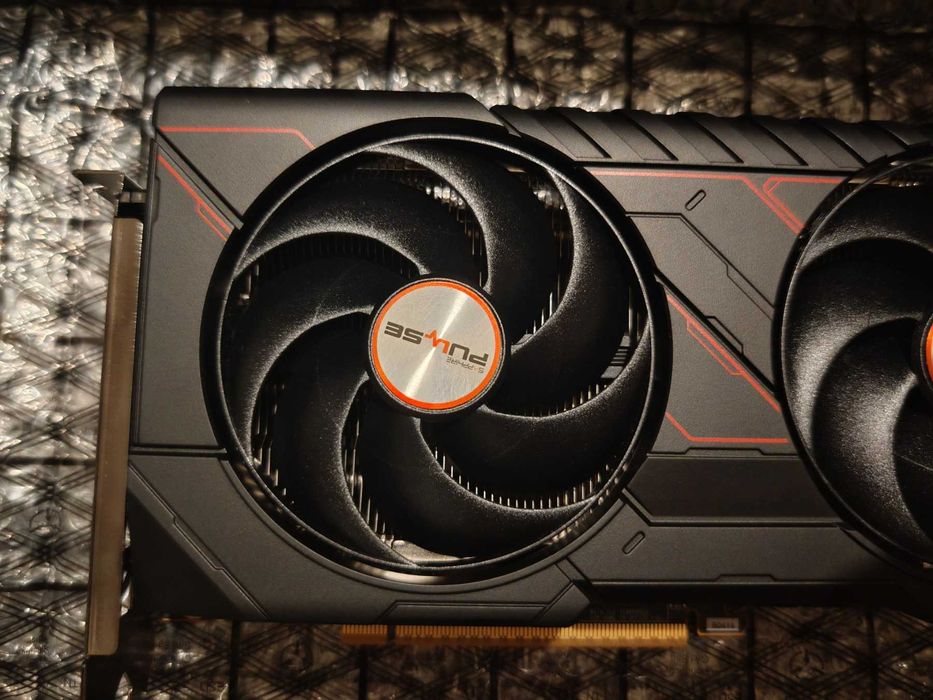Видео Карта SAPPHIRE Radeon RX 9060XT Pulse OC 8GB GDDR6