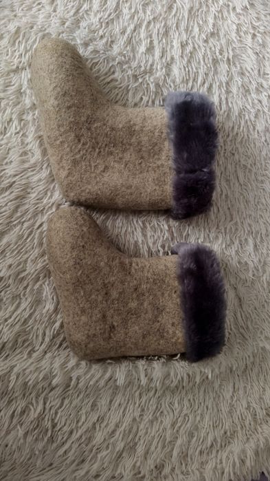 Продам детские натуральный валенки