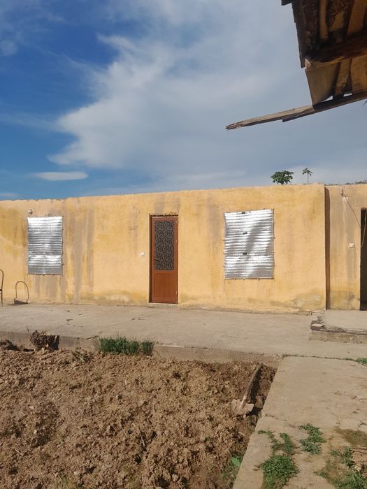 Ховли жой сотилади