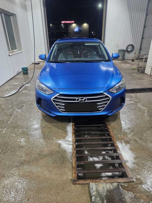 Автомашина Hyundai Elantra