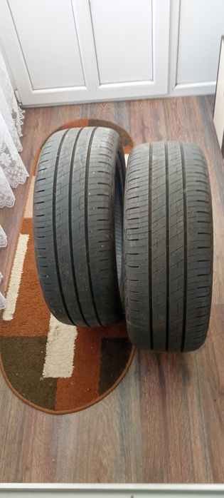 Vând cauciucuri auto